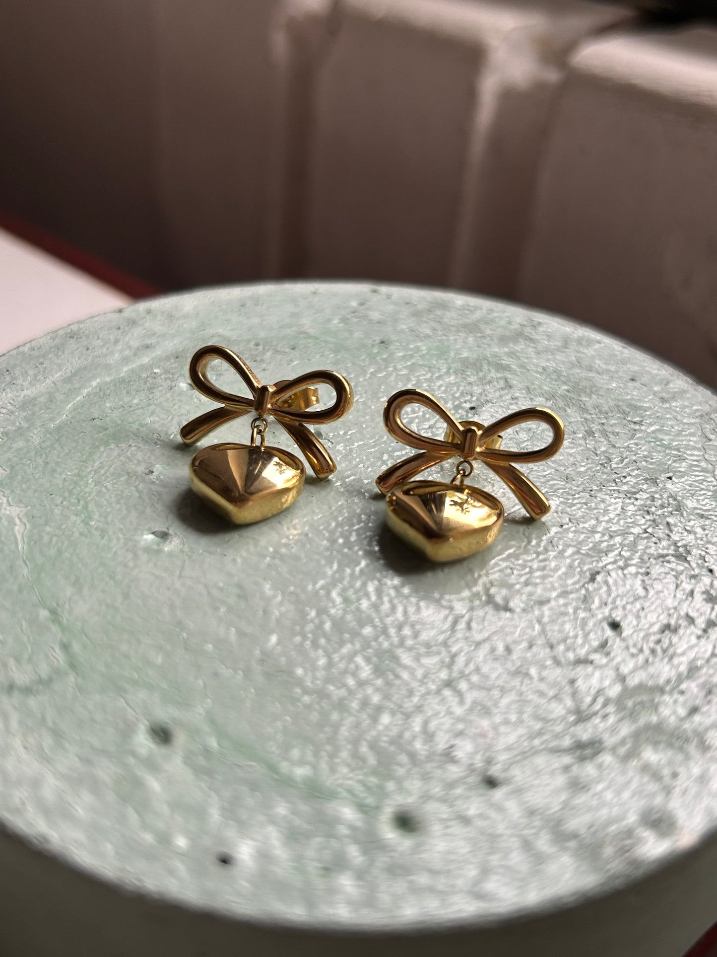 Ribbon earrings